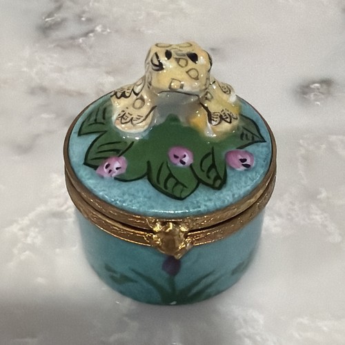 Limoges france frog - on, lily