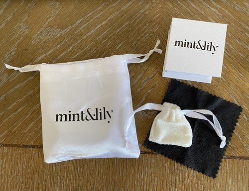 Piece mint lily gift - &,