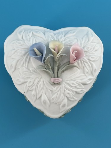 Beautiful vintage lefton - beautiful,