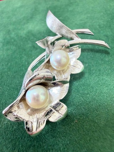 Tasaki pearl lily - pearl,